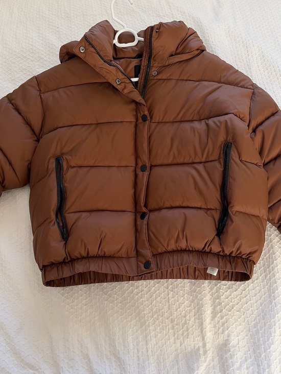 ALO Yoga Jackets & Blazers - ALO Yoga Cropped Hooded Puffer Jacket in Chestnut
